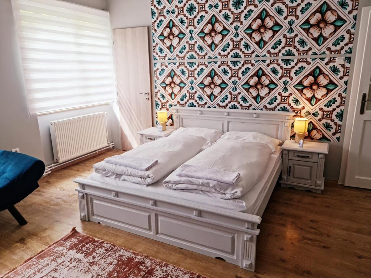 Huerrem Apartman Eger Zewnętrze zdjęcie