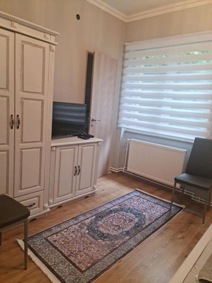 Huerrem Apartman Eger Zewnętrze zdjęcie